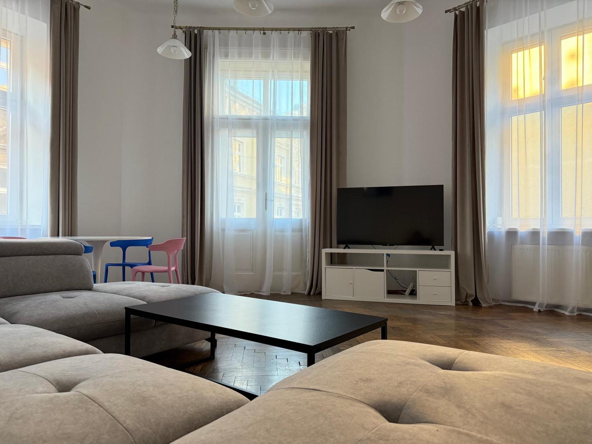 Corner Apartament